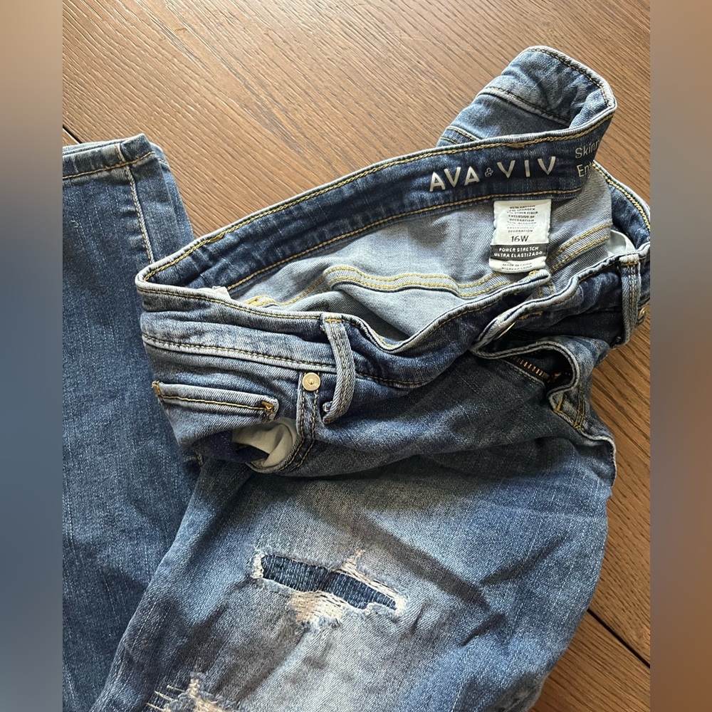 Ava & Viv distressed jeans